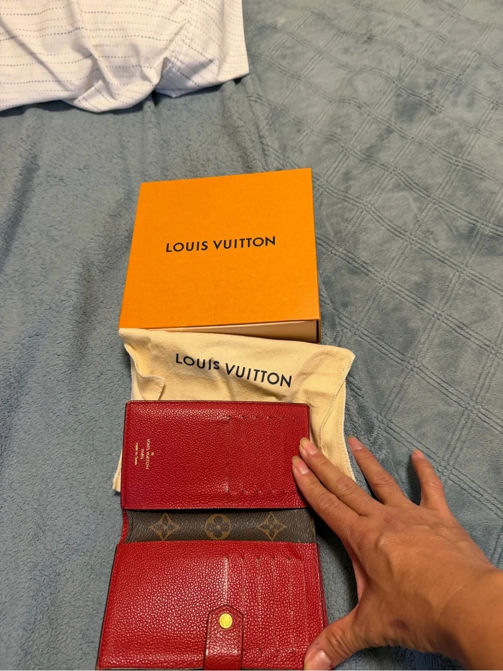 Louis Vuitton compact louis